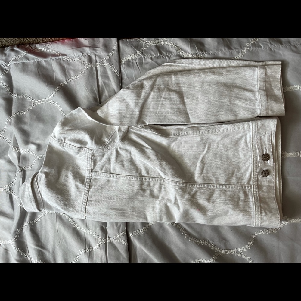 old navy women’s white jean jacket